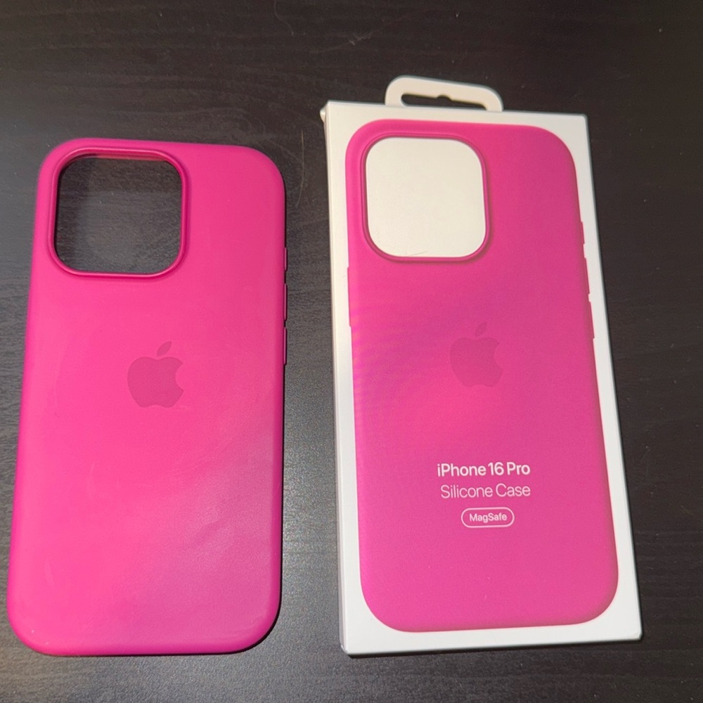 Apple iPhone 16 Pro Silicone Case - Pink
